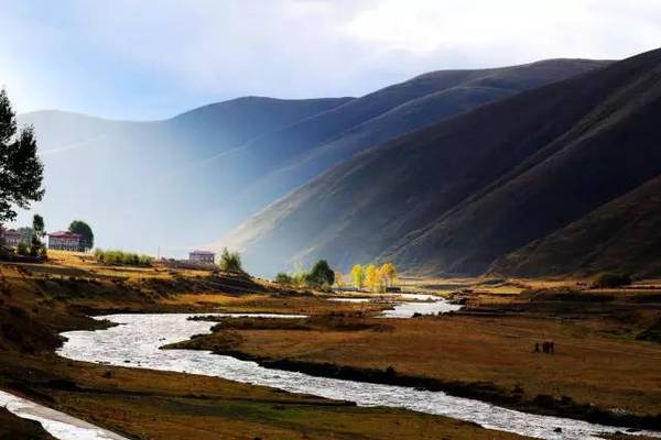 探索自然美景之旅，追寻内心平静的冒险之旅（最新话题）