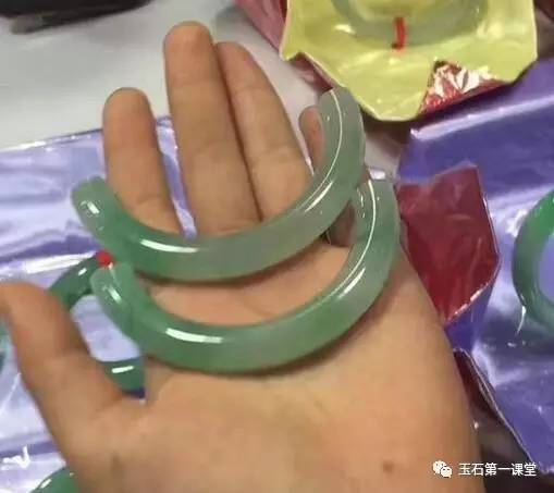 云南玉镯事件最新进展与论述分析